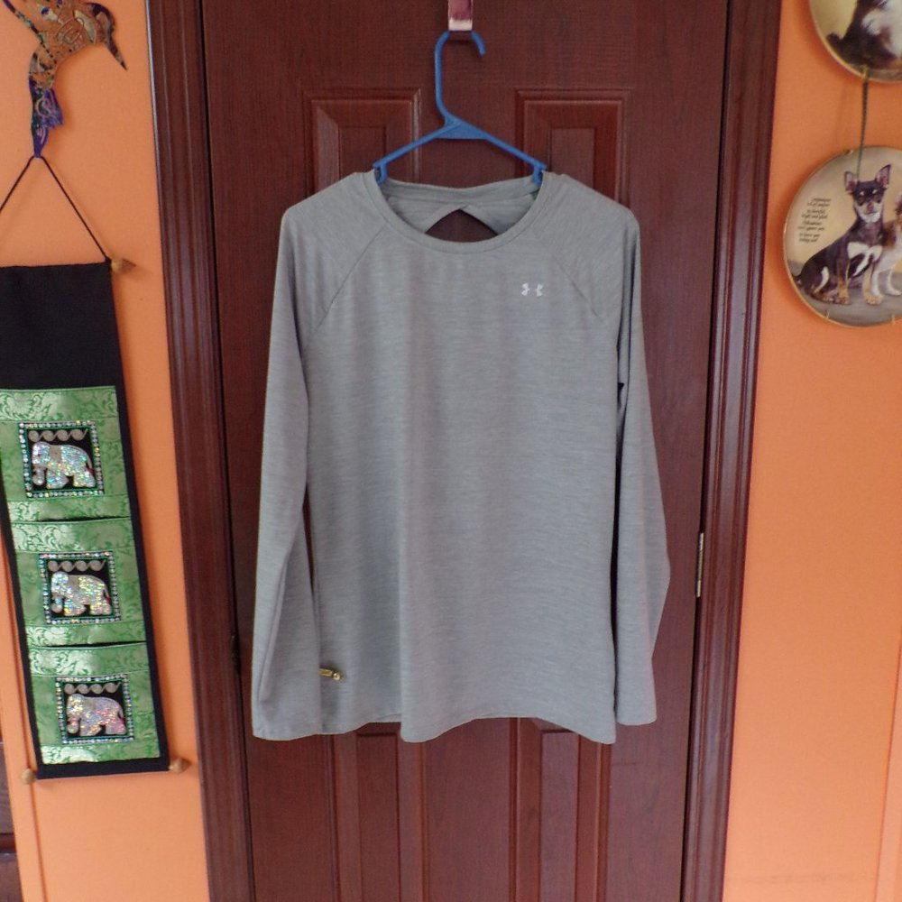 UNDER ARMOUR TOP  HEAT GEAR